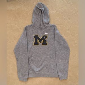 NIKE University of Michigan Sweatshirt (adult M)